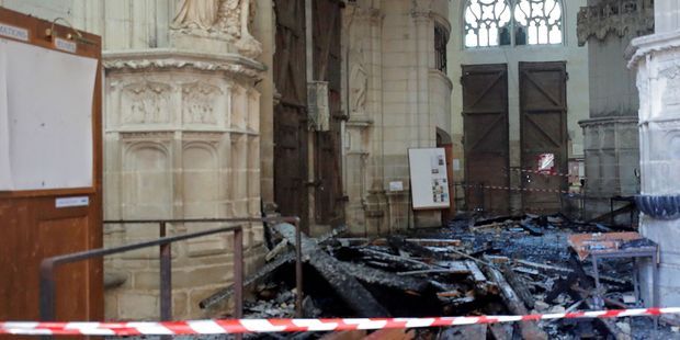 Au lieu d&rsquo;être au Rwanda, il brûle la cathédrale de&nbsp;Nantes