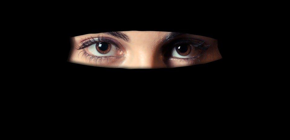 Une île indonésienne impose le niqab à ses fonctionnaires pour se prémunir du&nbsp;Covid19