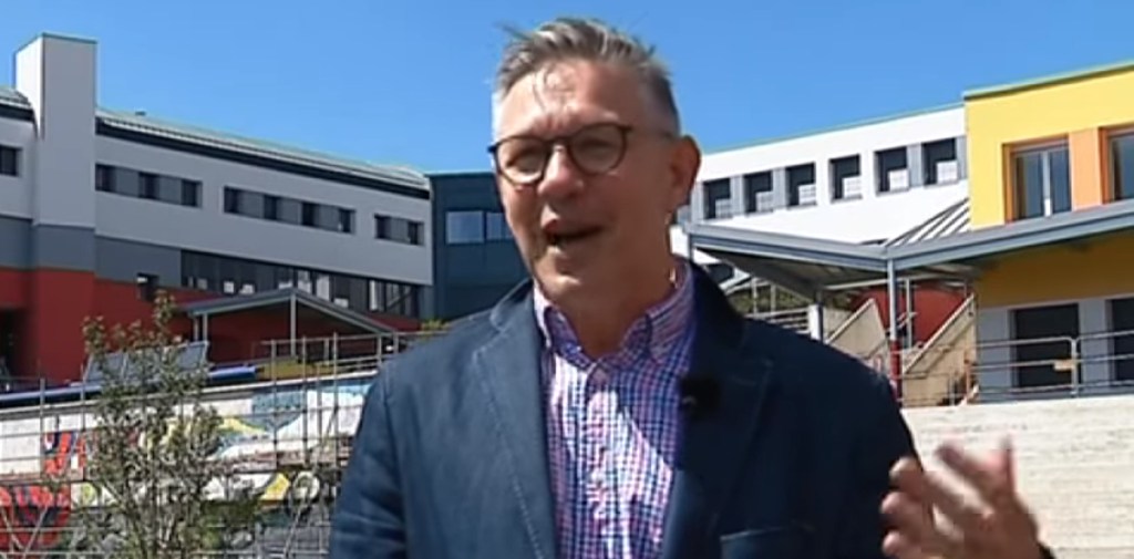 La direction du Lycée Léon-Blum du Creusot présente l&rsquo;hommage à Samuel Paty comme &laquo;&nbsp;facultatif&nbsp;&raquo; avant de se&nbsp;raviser