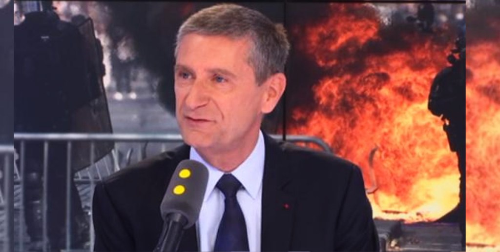 (Vidéo) Frédéric Péchenard: «Il faut que les voyous, les gens qui brûlent les voitures, qui attaquent la police soient mis hors d’état de nuire de manière&nbsp;systématique»