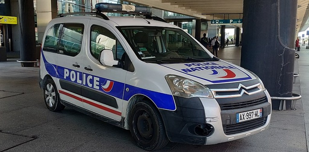 2 policiers se font tabasser, dérober leurs armes et tirer dessus à&nbsp;Herblay