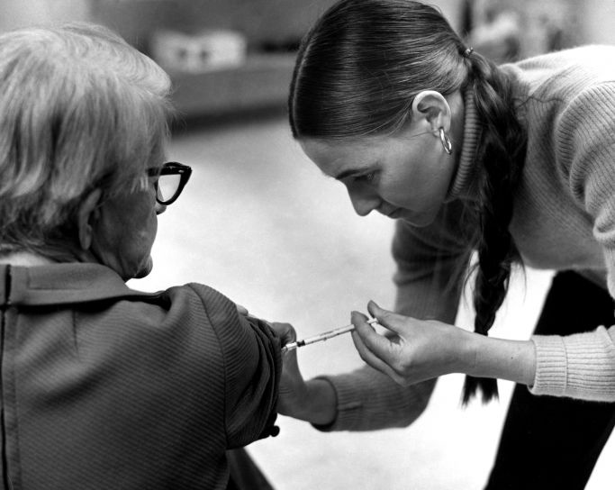 Pr Michaël Peyromaure: «Aller vacciner à marche forcée dans les Ehpad des gens qui attendent la mort, c&rsquo;est très, très&nbsp;dérangeant»