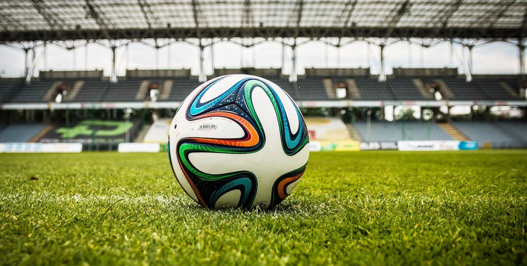 Marcus Thuram crache sur un joueur blanc, en plein covid19, mais tout le monde s&rsquo;en &laquo;&nbsp;Foot&nbsp;&raquo;