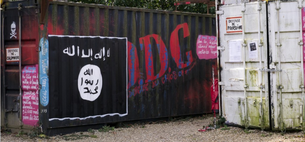 djihadistes drapeau tetiere